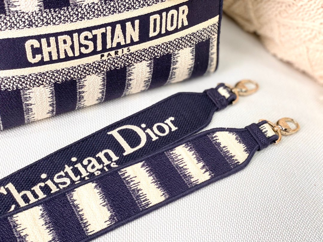 Dior Lady D-Lite黛妃包-帆布刺繡-藍條紋