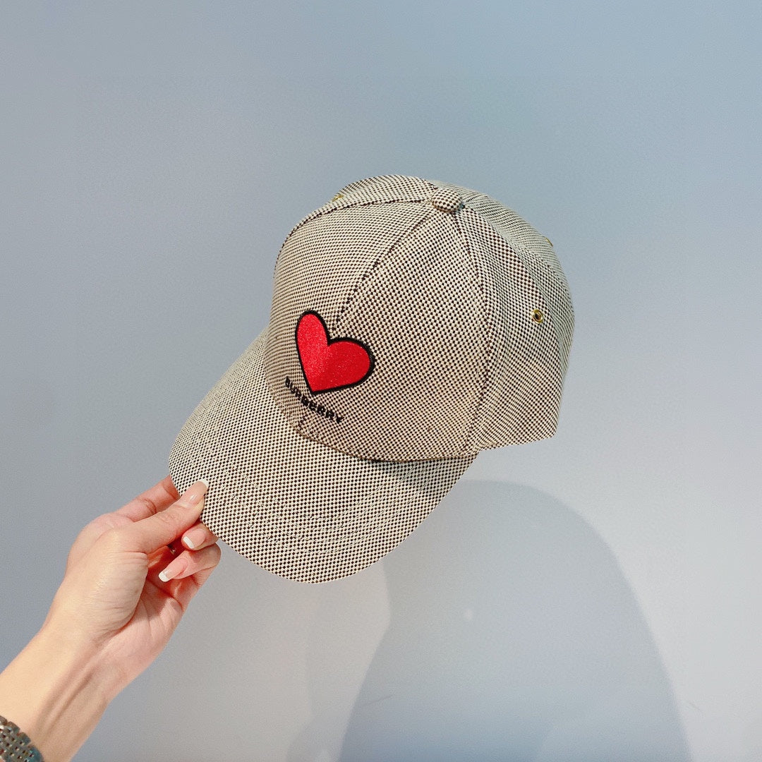 巴B家-刺繡愛心棒球帽
