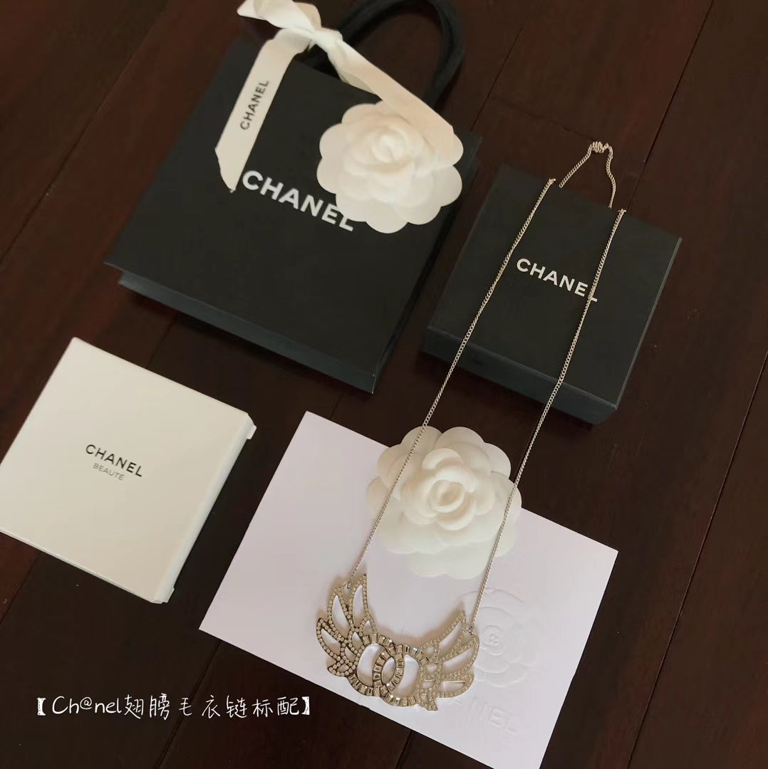 Chanel 胸針