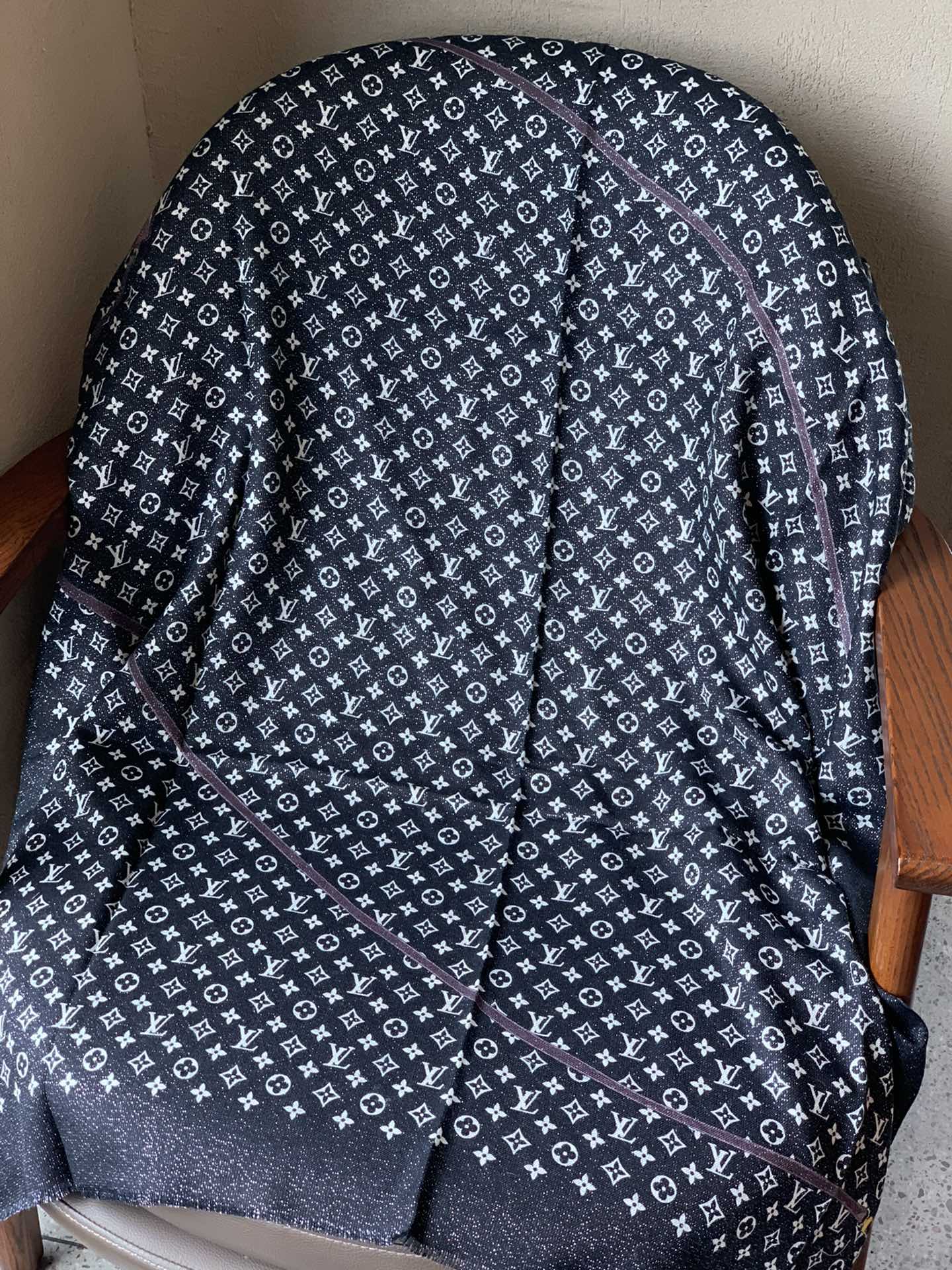 路L家-Le Tout Paris圍巾 110*200cm 羊絨 黑色