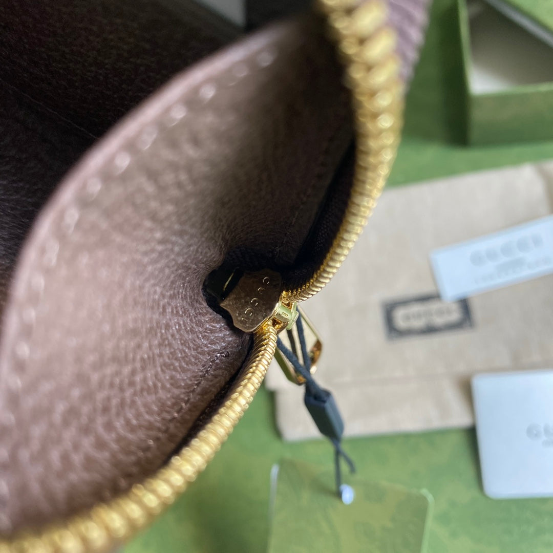 Gucci 新款拉鍊短夾