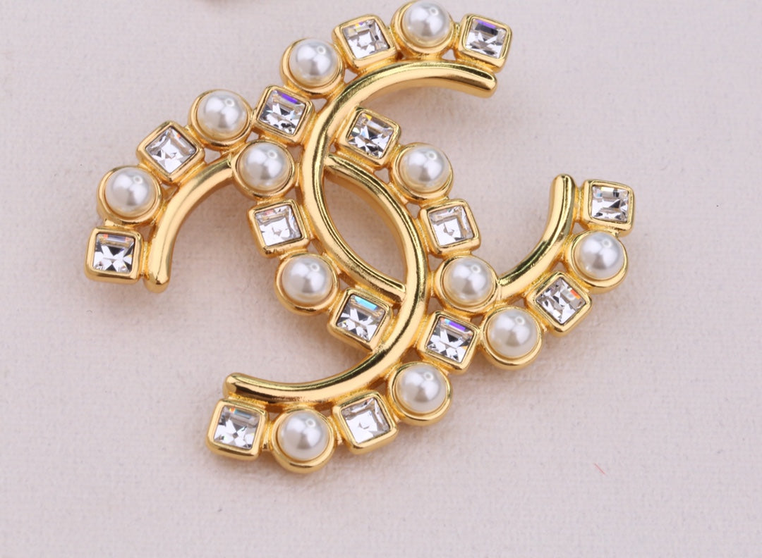 Chanel 胸針