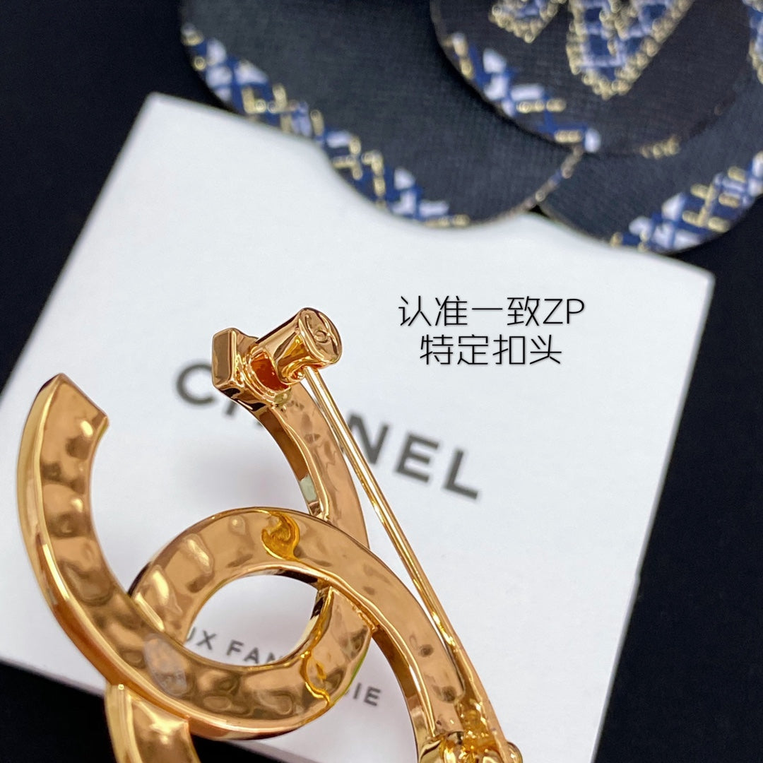 Chanel 胸針