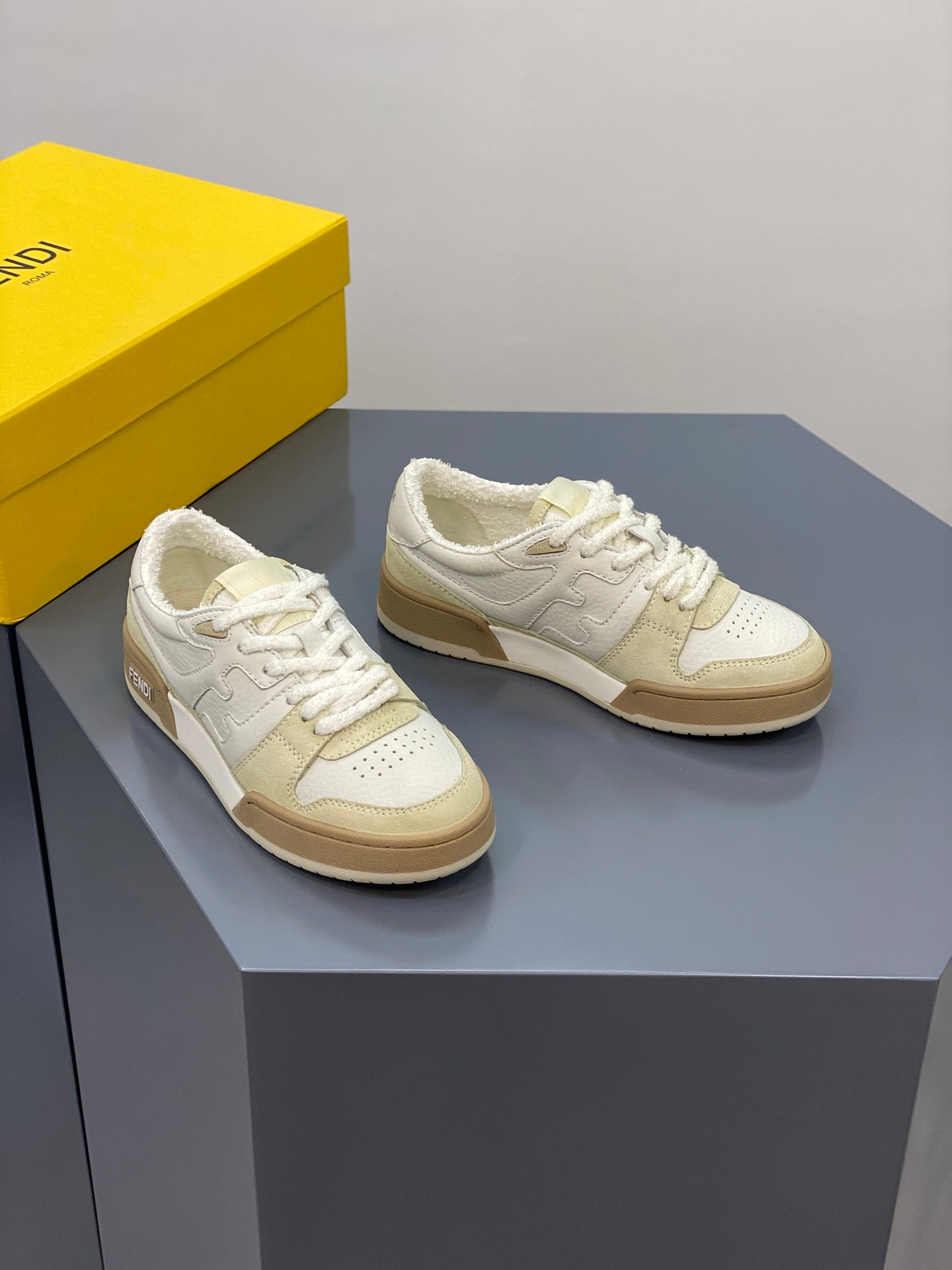 Fendi 鞋-FENDI MATCH 系列鞋（奶茶色）