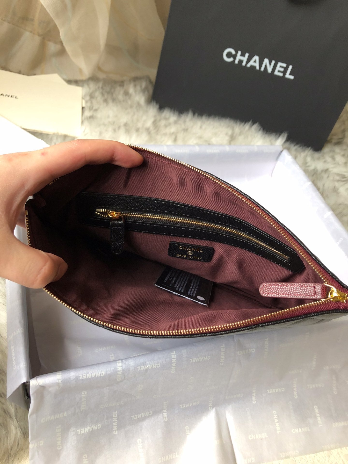 Chanel 小號手拿包-金扣