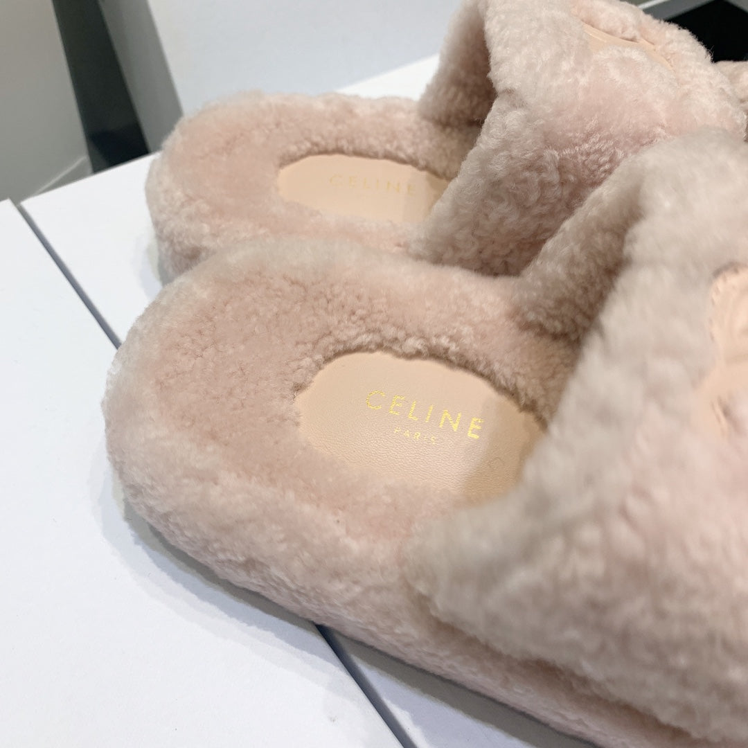 賽C家-羊皮LOGO羊毛拖鞋（尺碼35-39，40.41訂製）