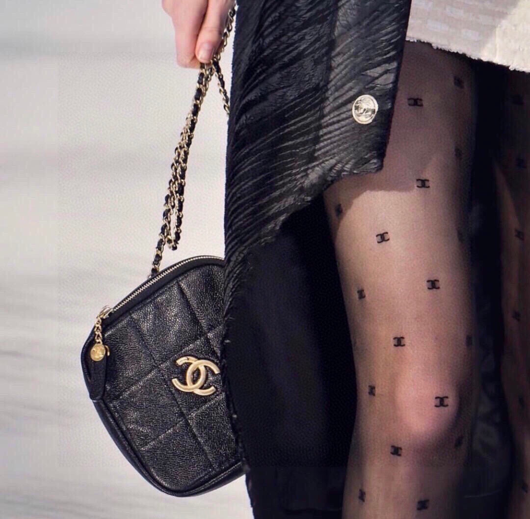 Chanel 秀款植絨絲襪