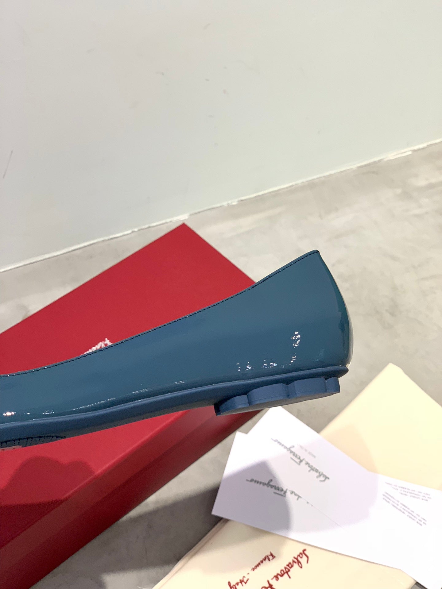 Salvatore Ferragamo鞋-菲拉格慕 芭蕾舞燙壓紋 漆皮平底鞋