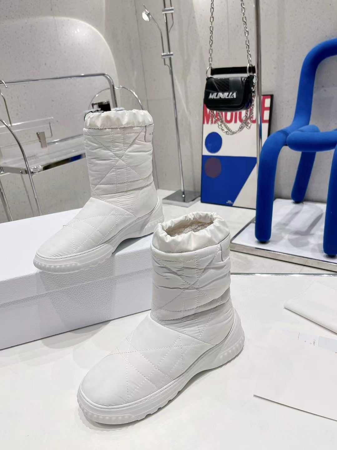 迪D家-22SS 羽絨羊毛短靴 白色