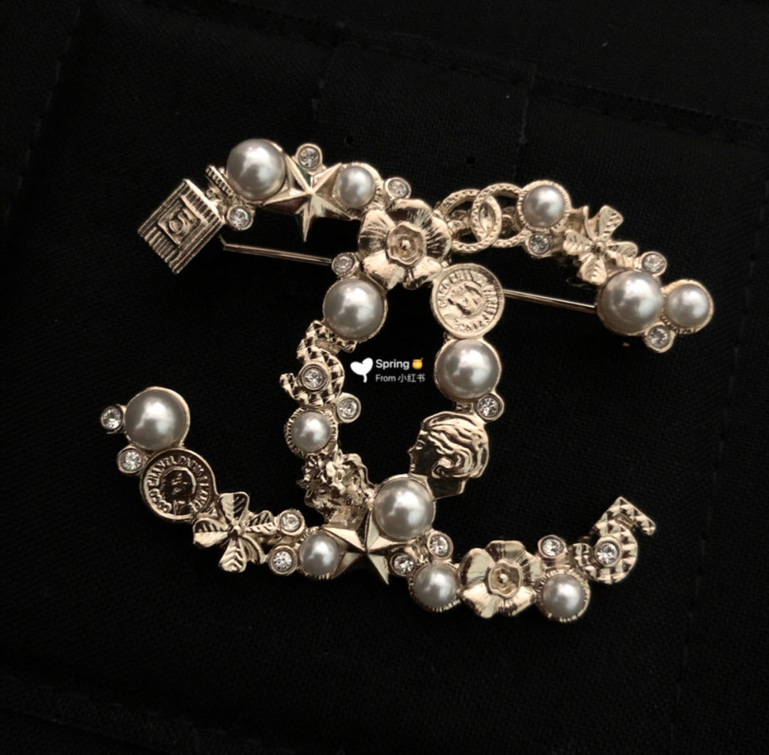Chanel 胸針