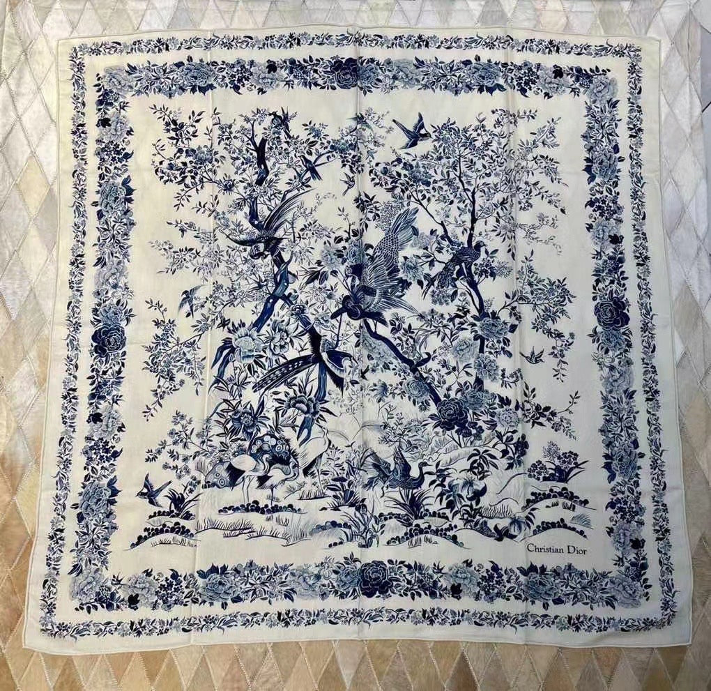迪D家-茹伊叢手繪絲絨方巾 110*110 cm