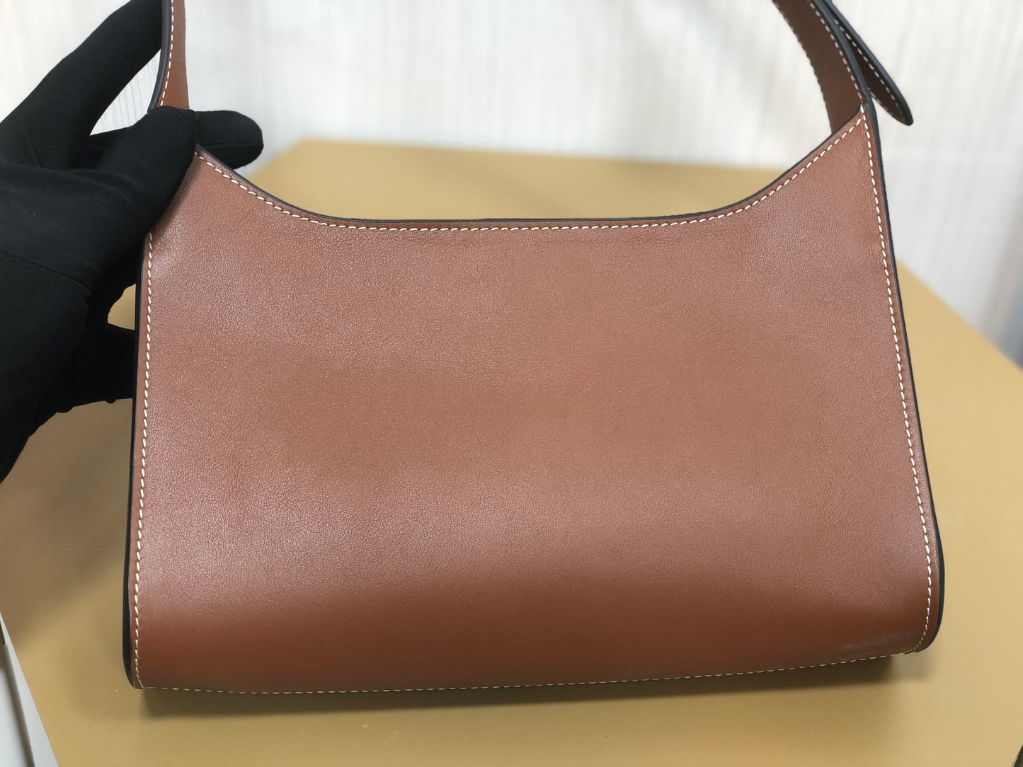 賽C家-22s春夏新品｜CUIR TRIOMPHE 光滑牛皮革肩背包