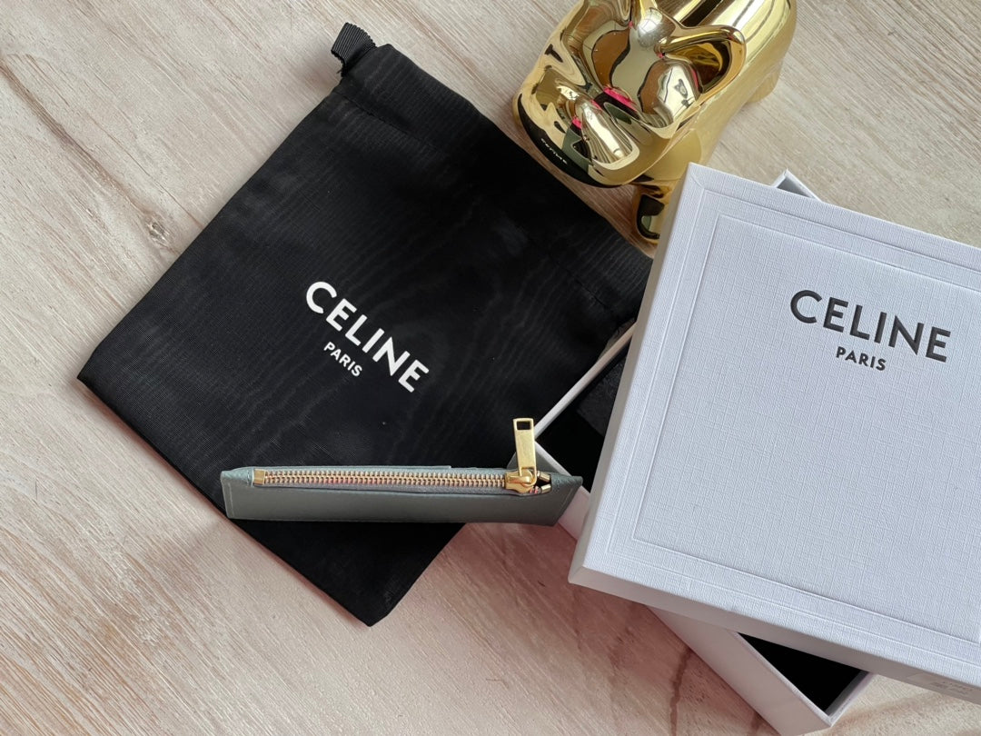 Celine 粒面小牛皮拉鍊卡包-雲霧藍
