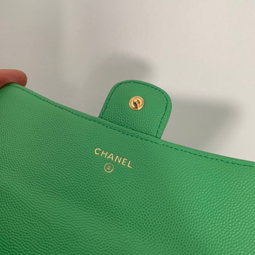 Chanel 經典CF翻蓋長夾-綠色荔枝皮金釦