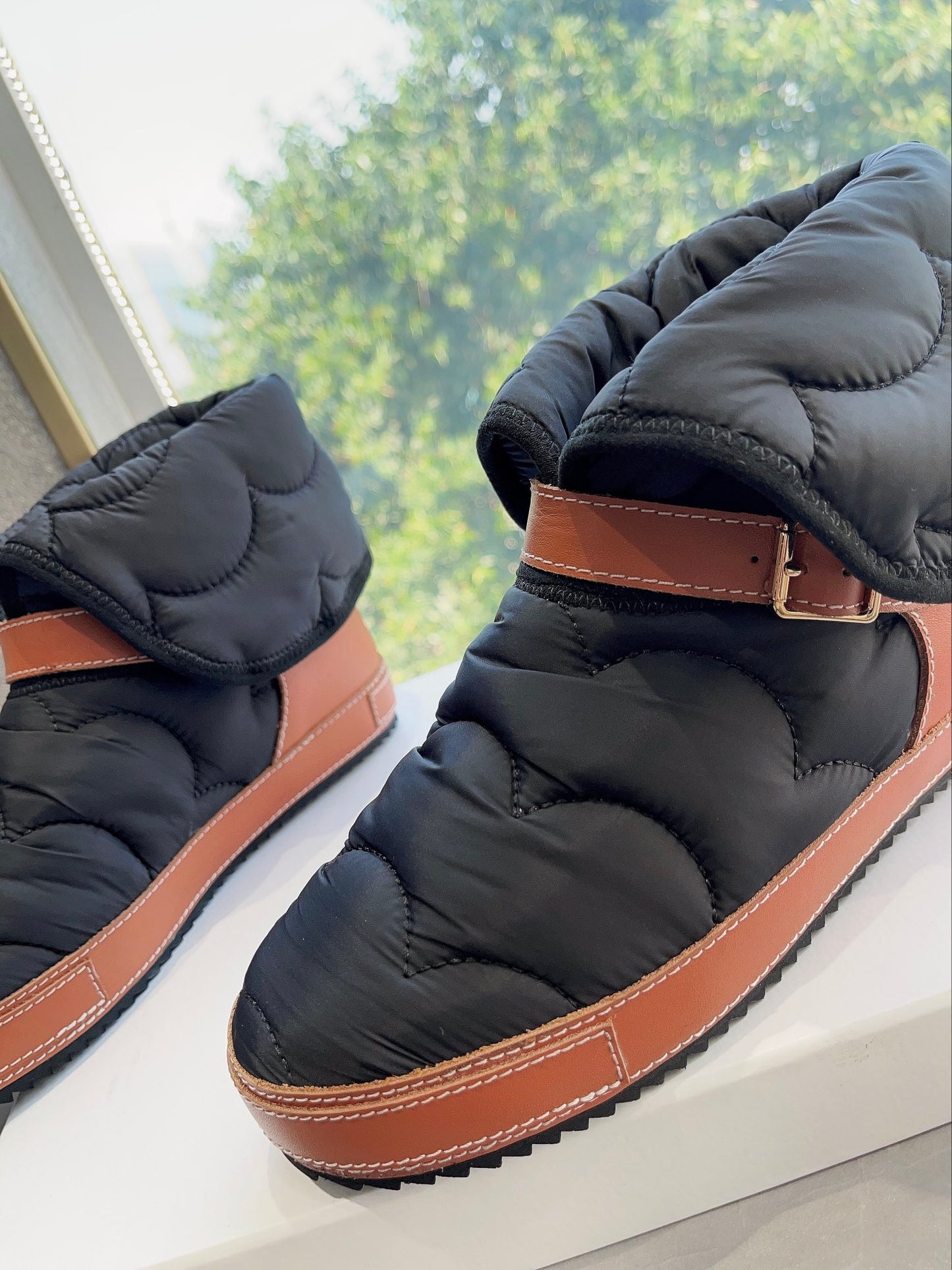 克羅C-2022早春款 羽絨雪地靴 黑色