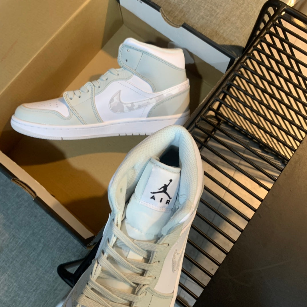 N1K- AJ 1 mid 中筒板鞋 休閒鞋 米灰色