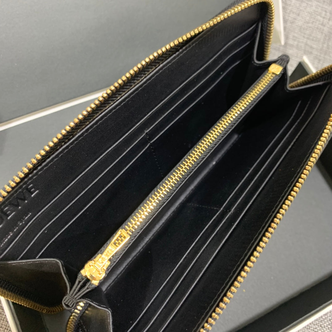 Loewe Puzzle zip around wallet 拉鍊長夾