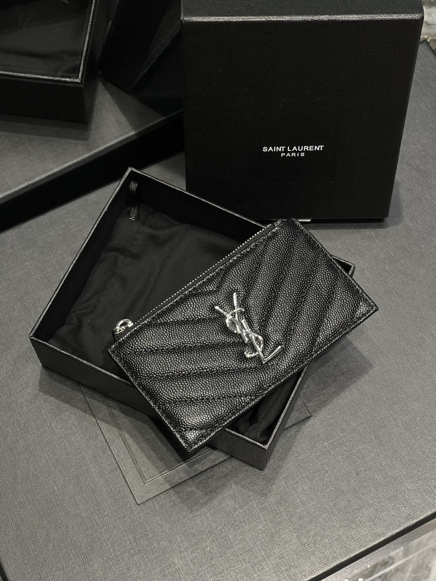 YSL 新品卡包_黑色銀扣
