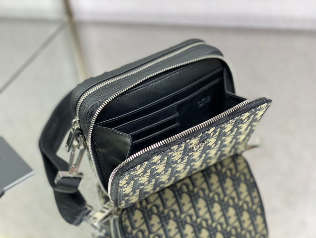 Dior 經典相機包-17*5*12cm