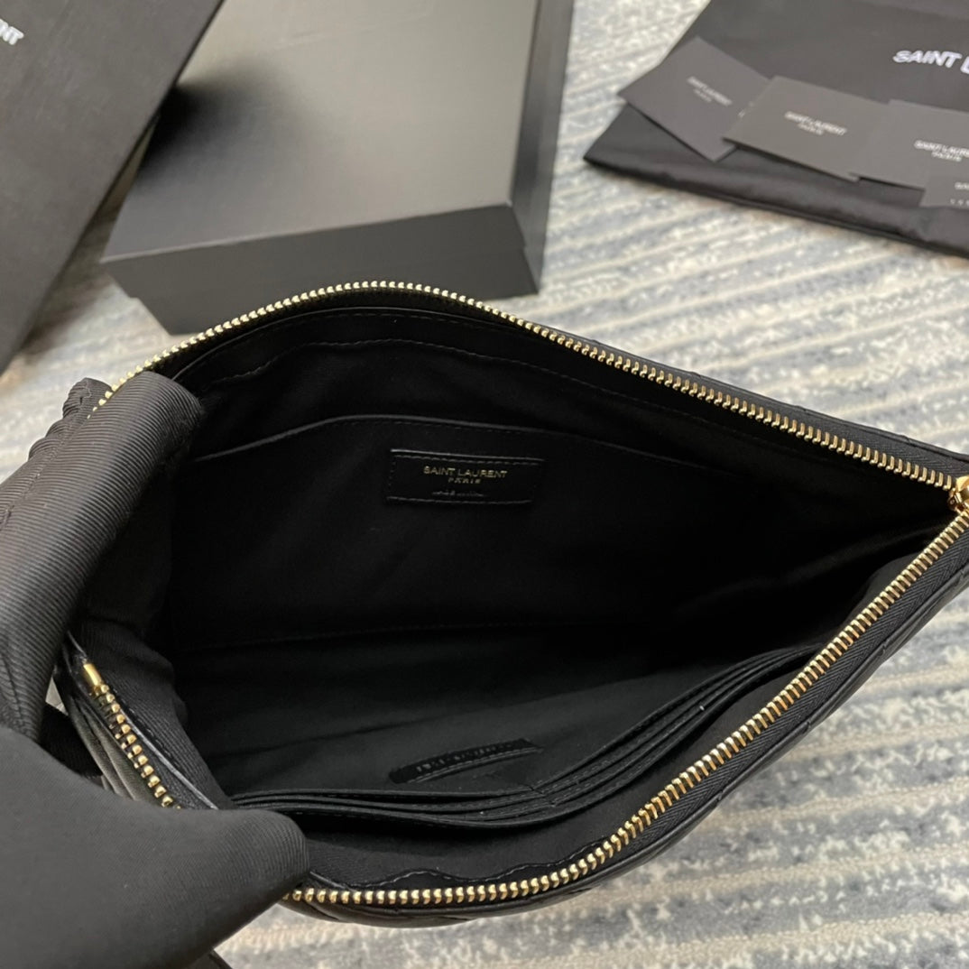 YSL 經典MONOGRAM中號絎縫皮革手包-黑色小牛皮金扣