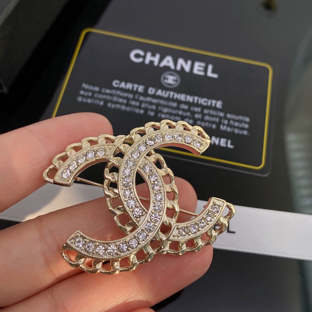 Chanel 胸針
