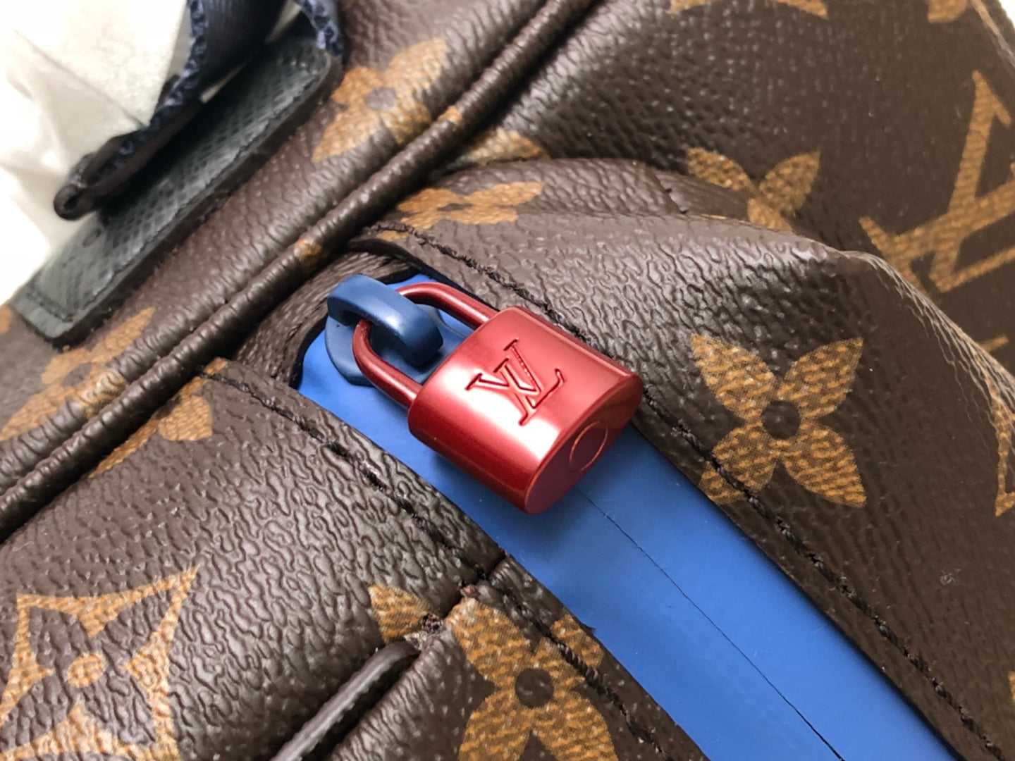 Lou-Kim Jones設計 郵差包 小號 老花咖色