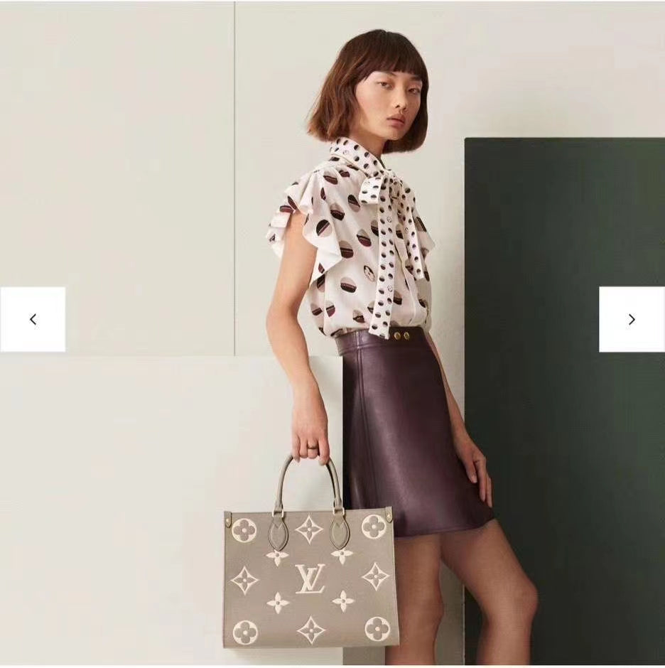 M45494 路L家-Onthego Tote 包 中號 上身照