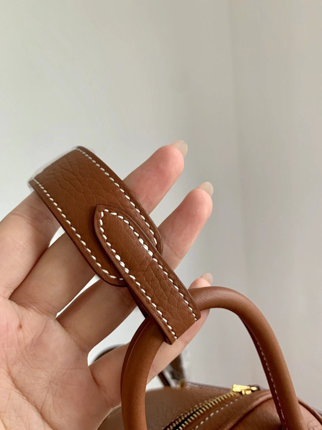 熱銷款 Hermes Mini Lindy-37 Gold 金棕色-金扣