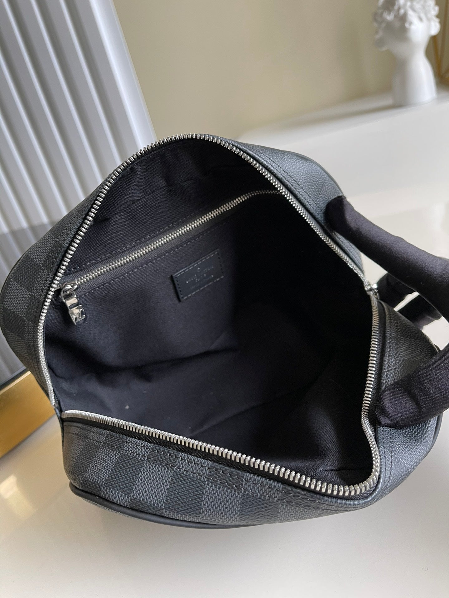 LV M47527 盥洗袋