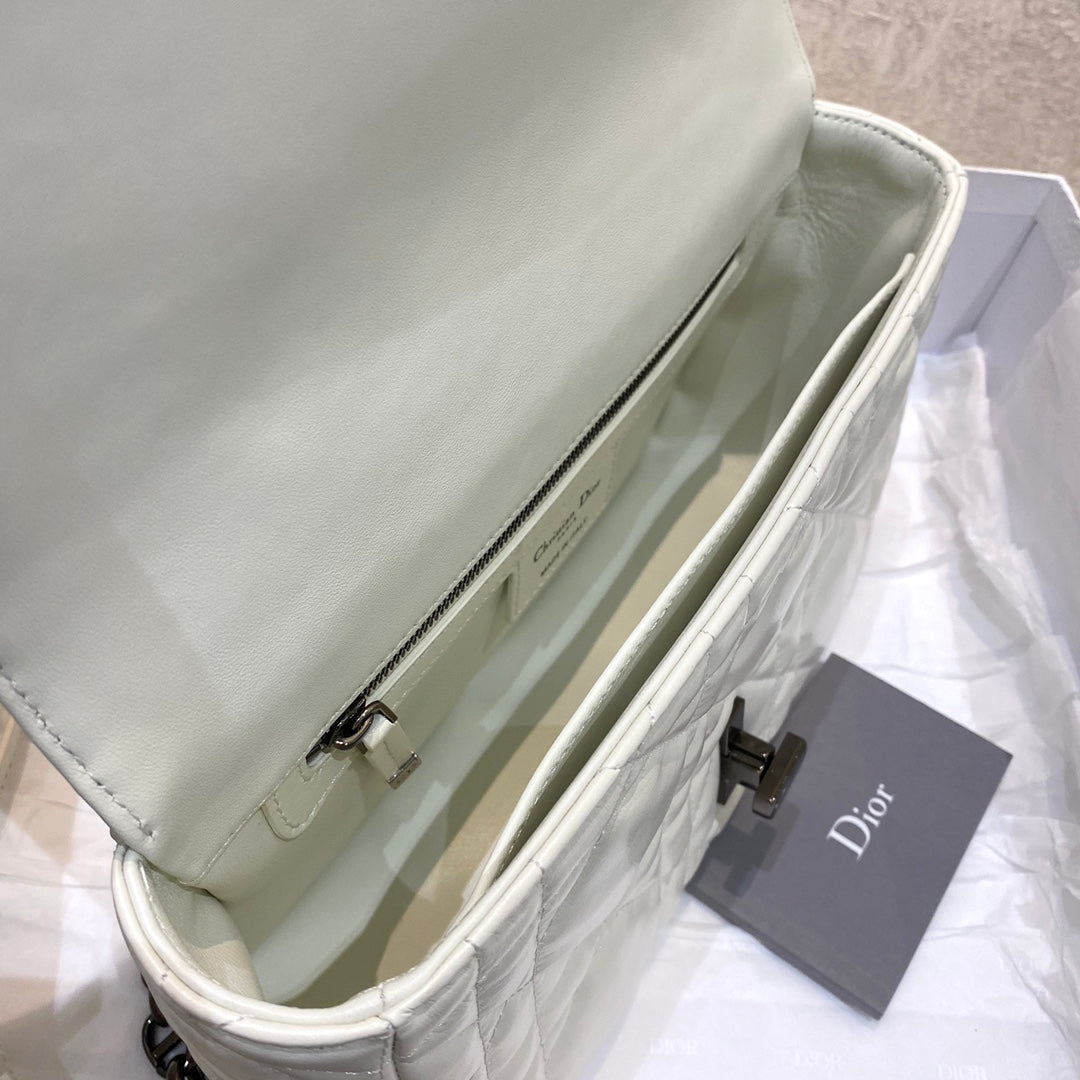 Dior-Caro 菱格紋 胖胖包 中號 白色