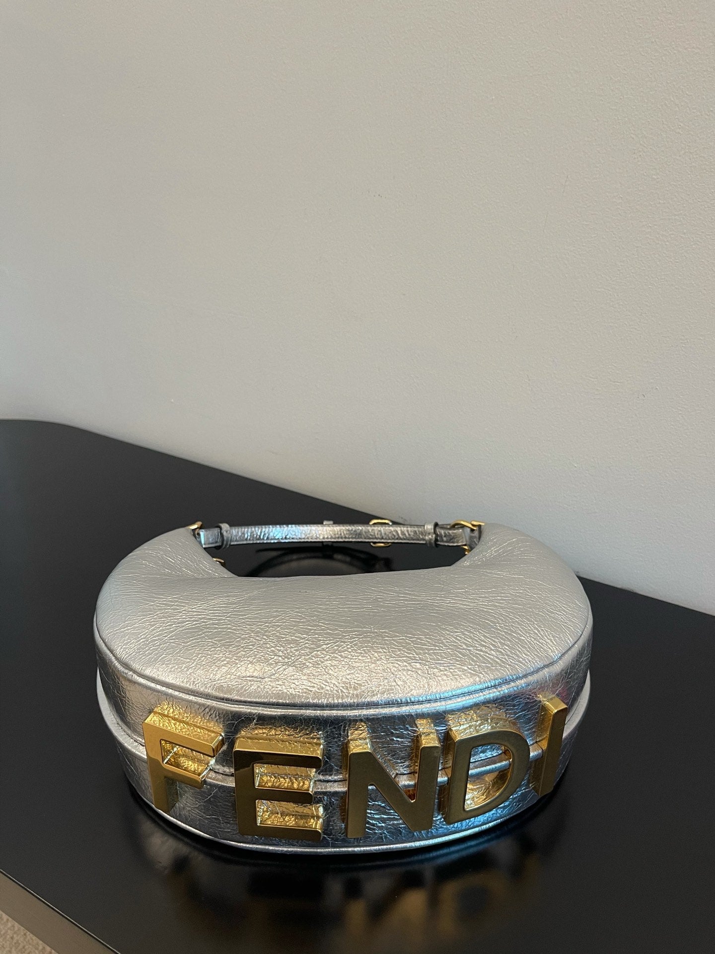 芬F家-Fendigraphy-小型灰色皮革腋下包