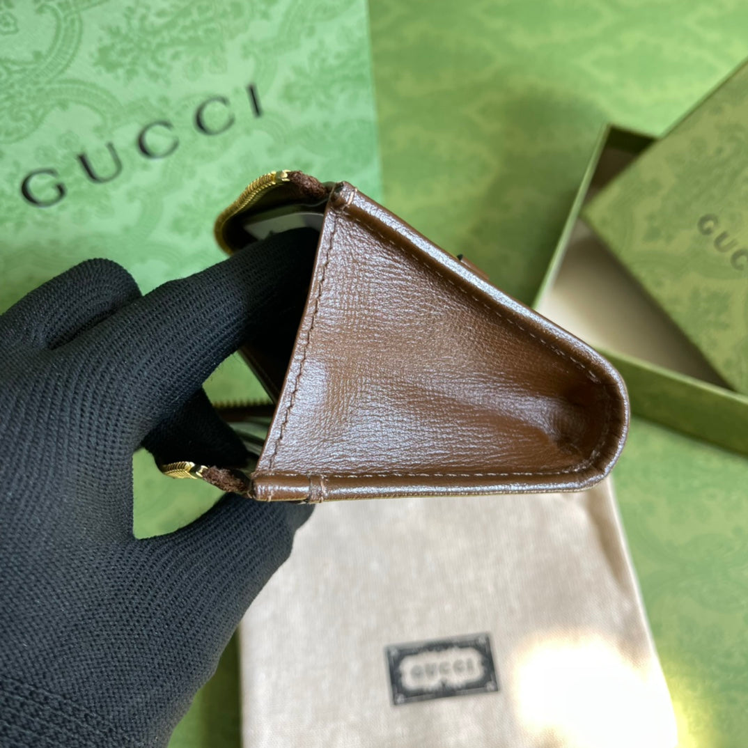 Gucci 新款拉鍊卡包