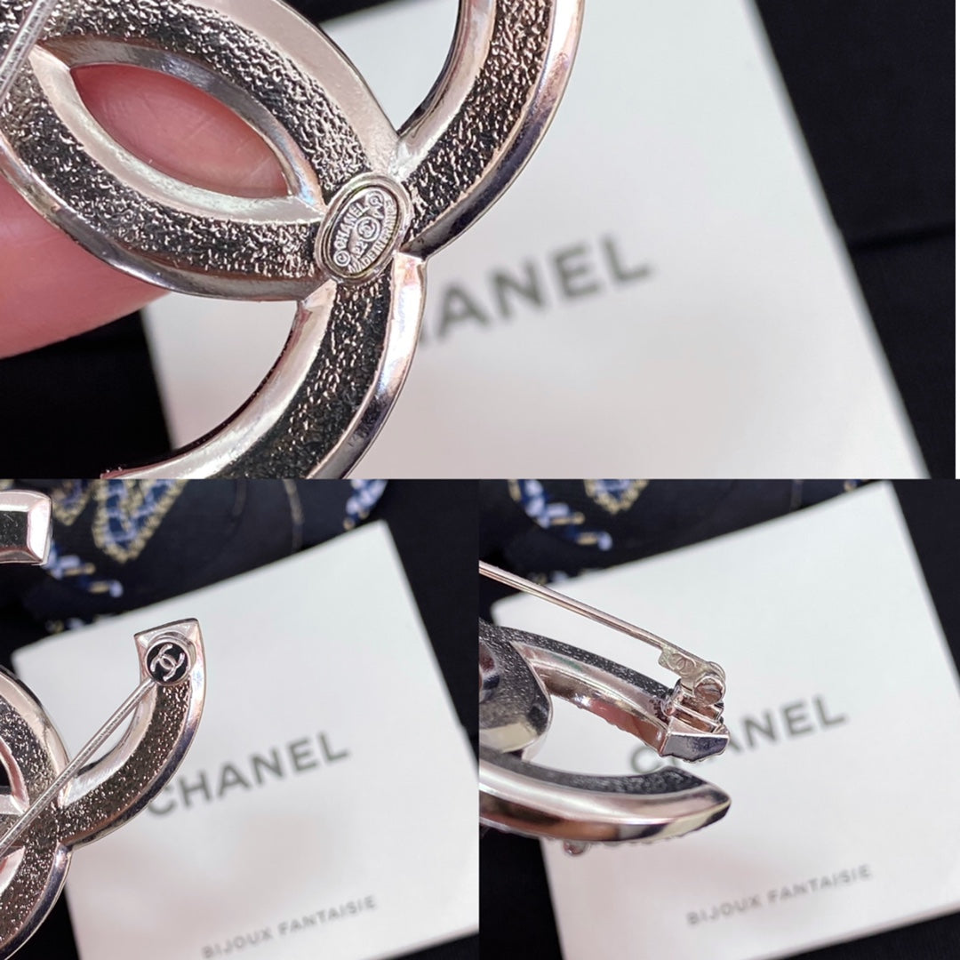 Chanel 胸針