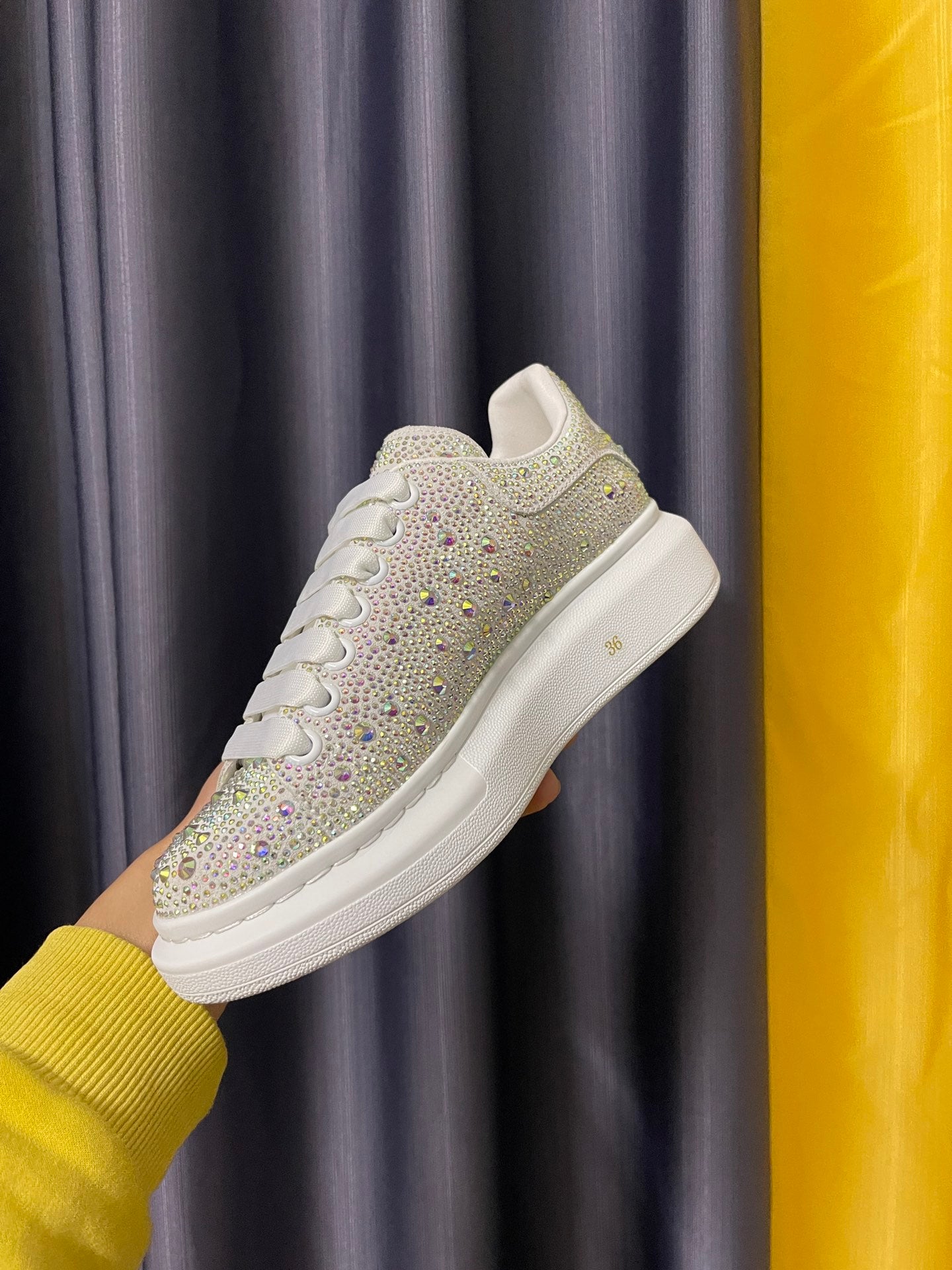 麥M昆-經典小白鞋 男女同款 幻彩鑽面 頂級版