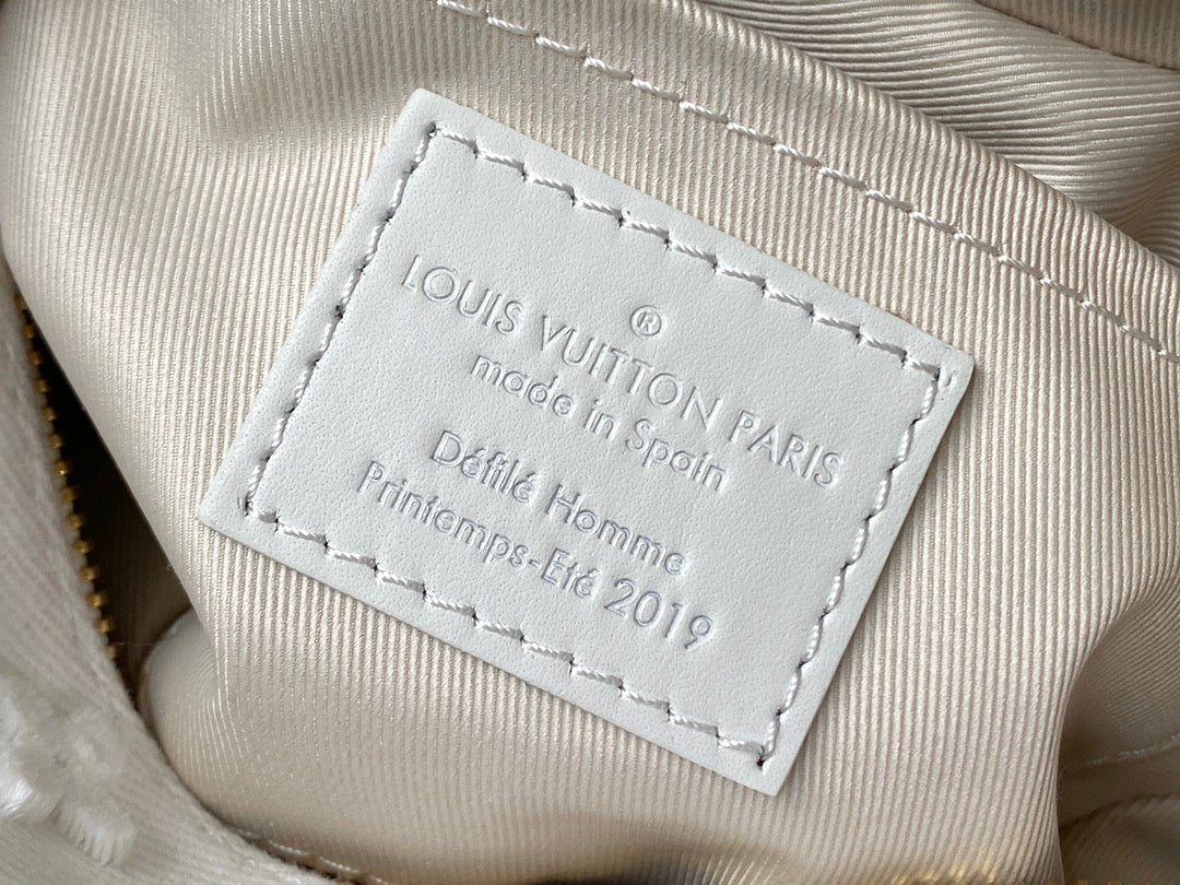 M44480 路L家-MINI SOFT TRUNK手袋 白色植絨