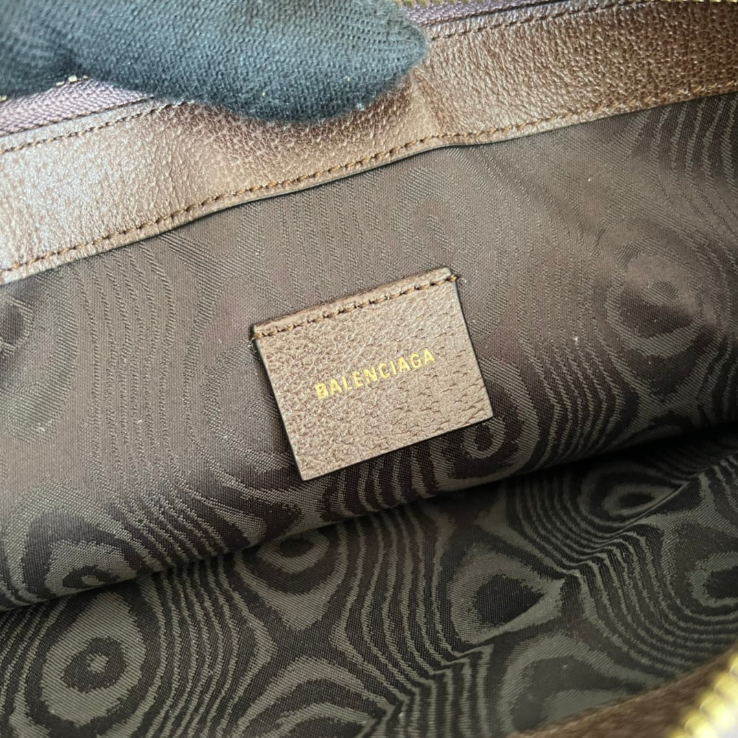 Gucci x Balenciaga 聯名手拿包