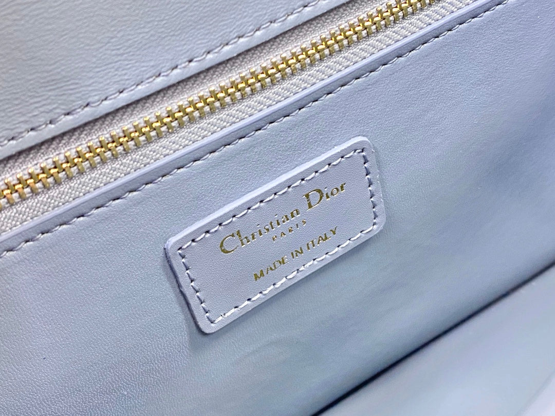 Dior 蒙田 30 Montaigne系列-24cm-牛皮平紋-天藍珐瑯扣