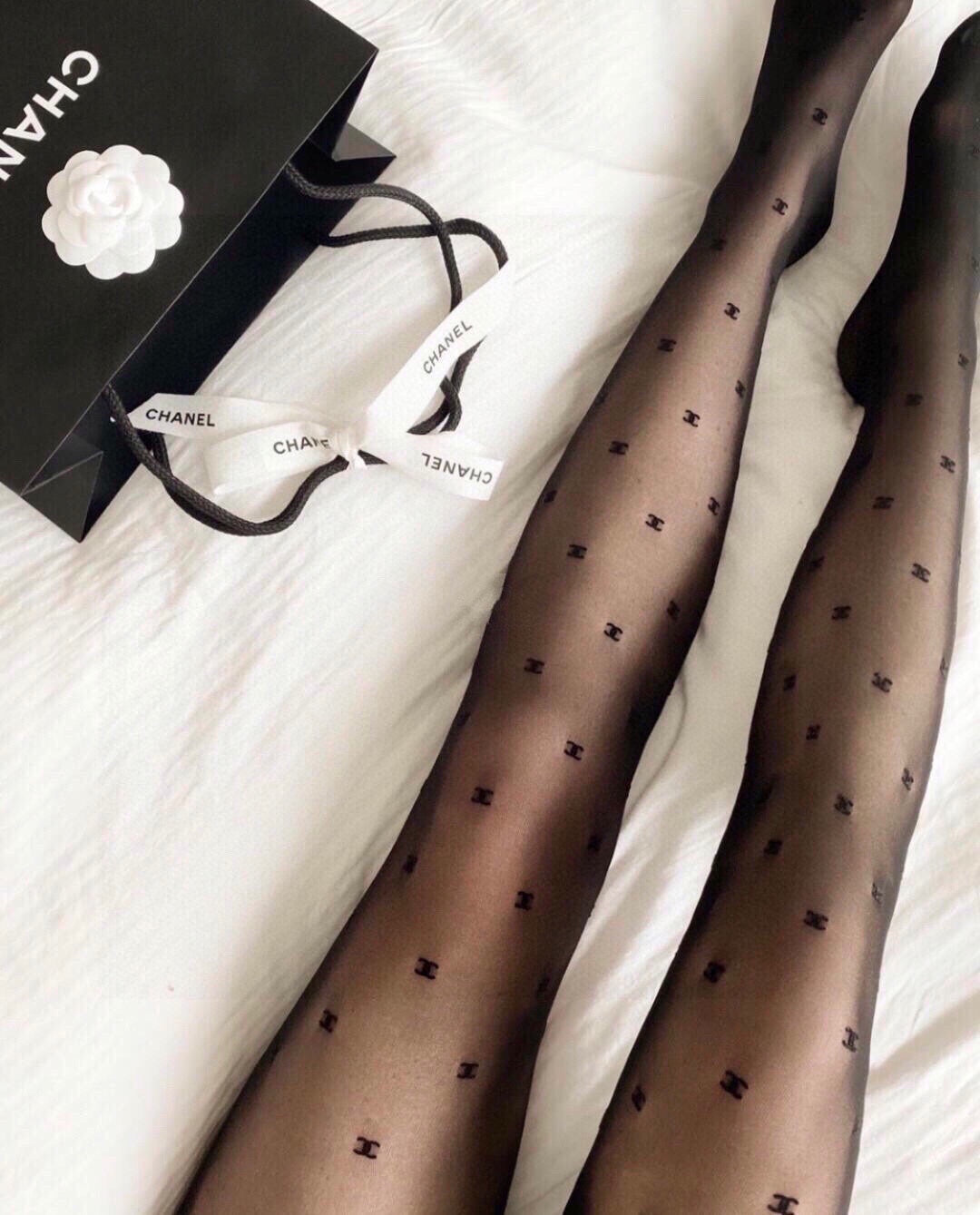 Chanel 秀款植絨絲襪