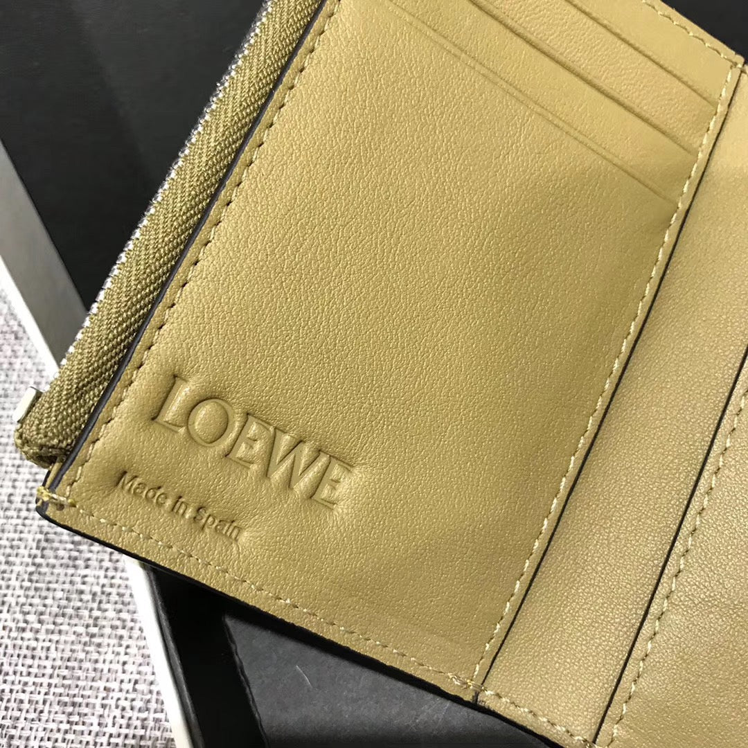 Loewe 三折短夾