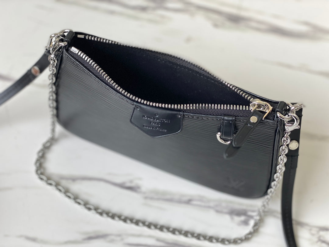 LV M80471 黑色 Easy Pouch On Strap 手袋