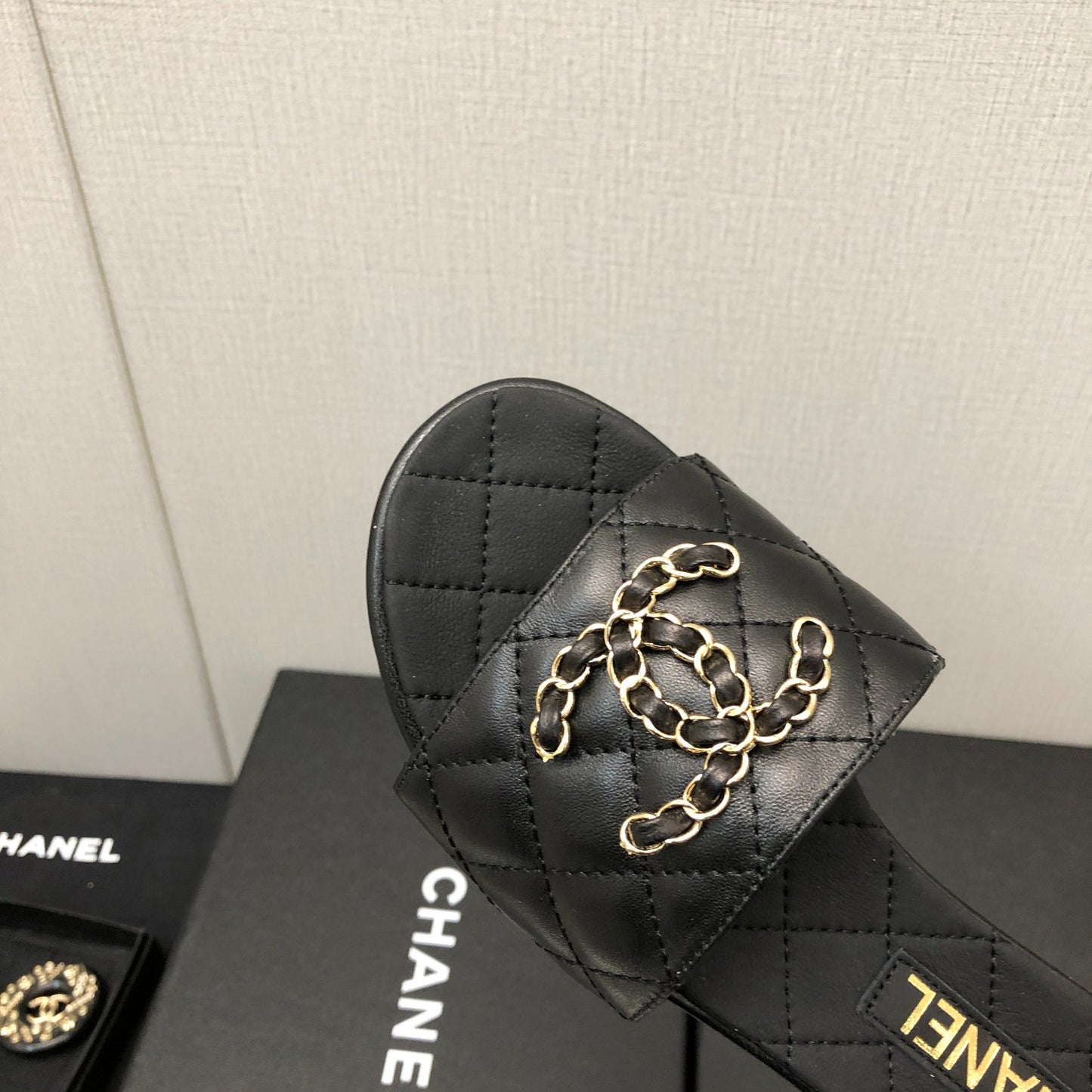 小香家-2023新款 羊皮菱格拖鞋 黑色