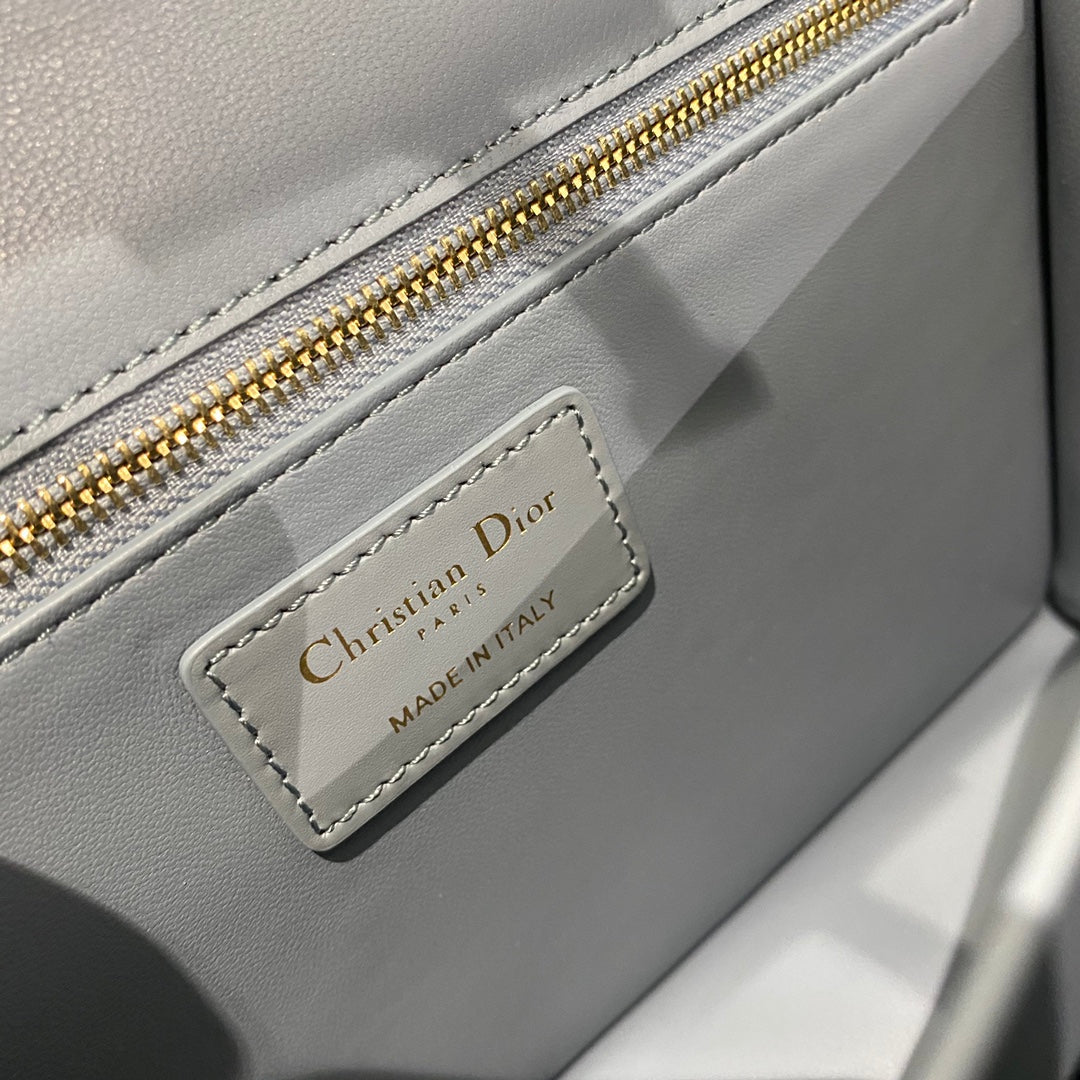 Dior 蒙田 30 Montaigne系列-24cm-珐瑯扣-馬卡龍藍