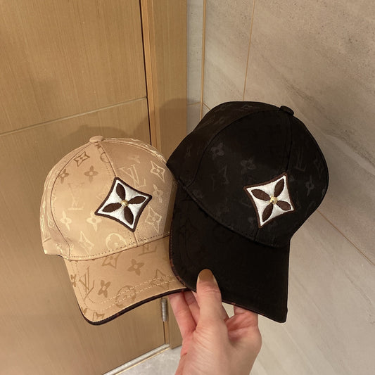 路L家-新款LOGO拼接棒球帽 2色