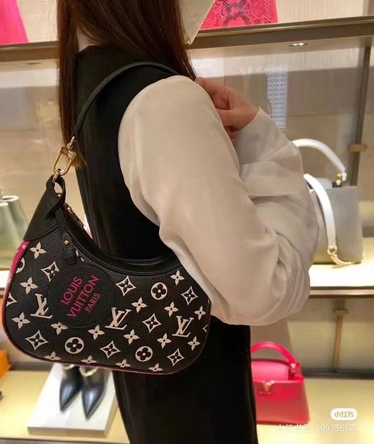 M46091 路L家-Bagatelle 手袋 黑白拚色 上身圖