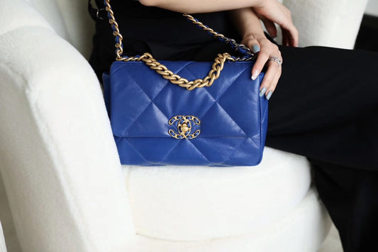 Chanel 19Bag-小號電光藍