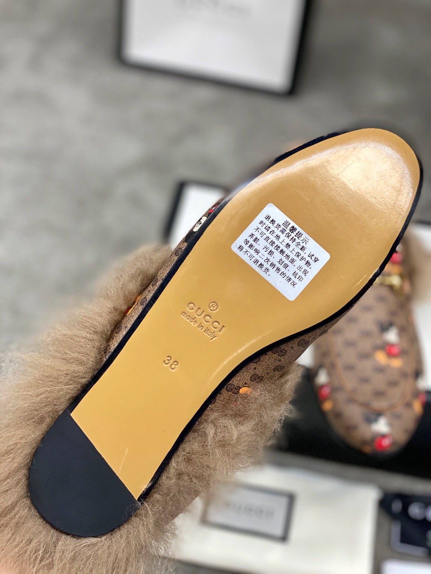 古G家-2020專櫃 最新走秀款 毛毛拖鞋 米奇款