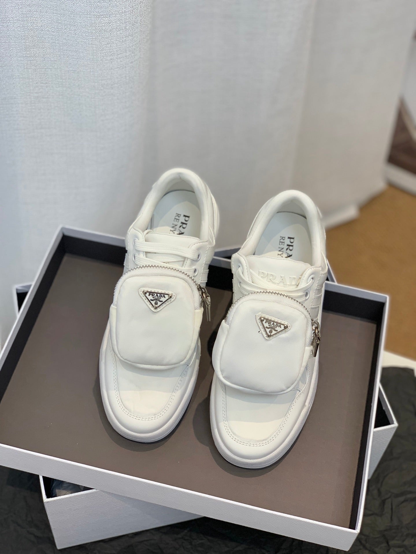 Prada 鞋-Prada x adidas 聯名款 運動休閒鞋