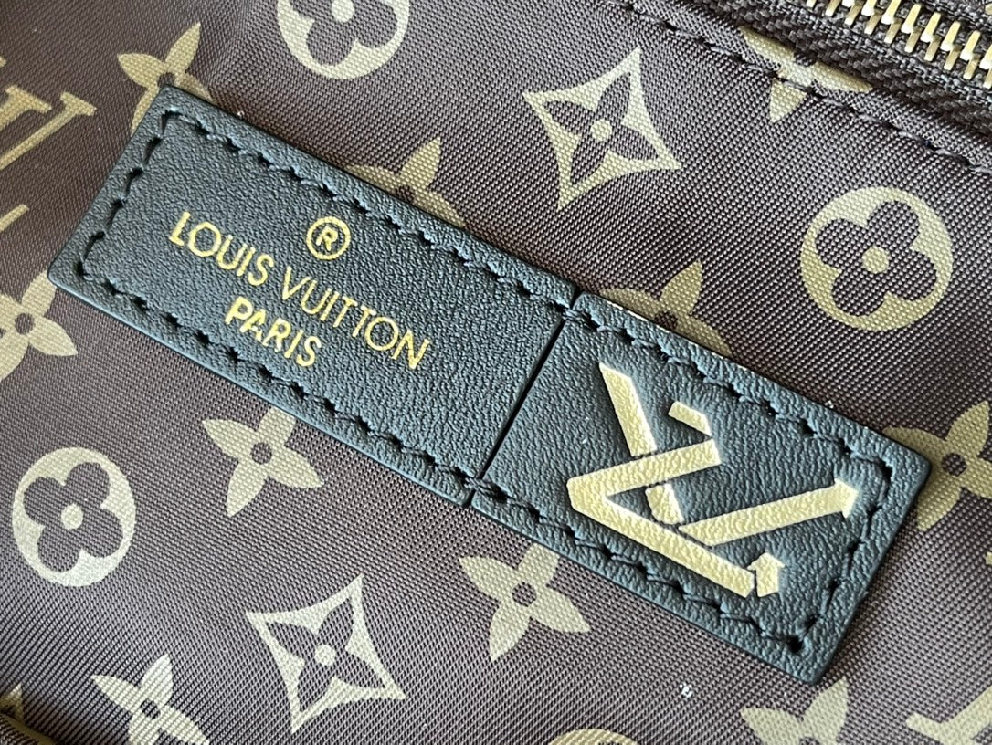 M59005 路L家- Econyl Onthego手袋 大號 軍綠色