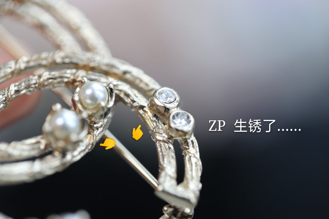 Chanel 胸針