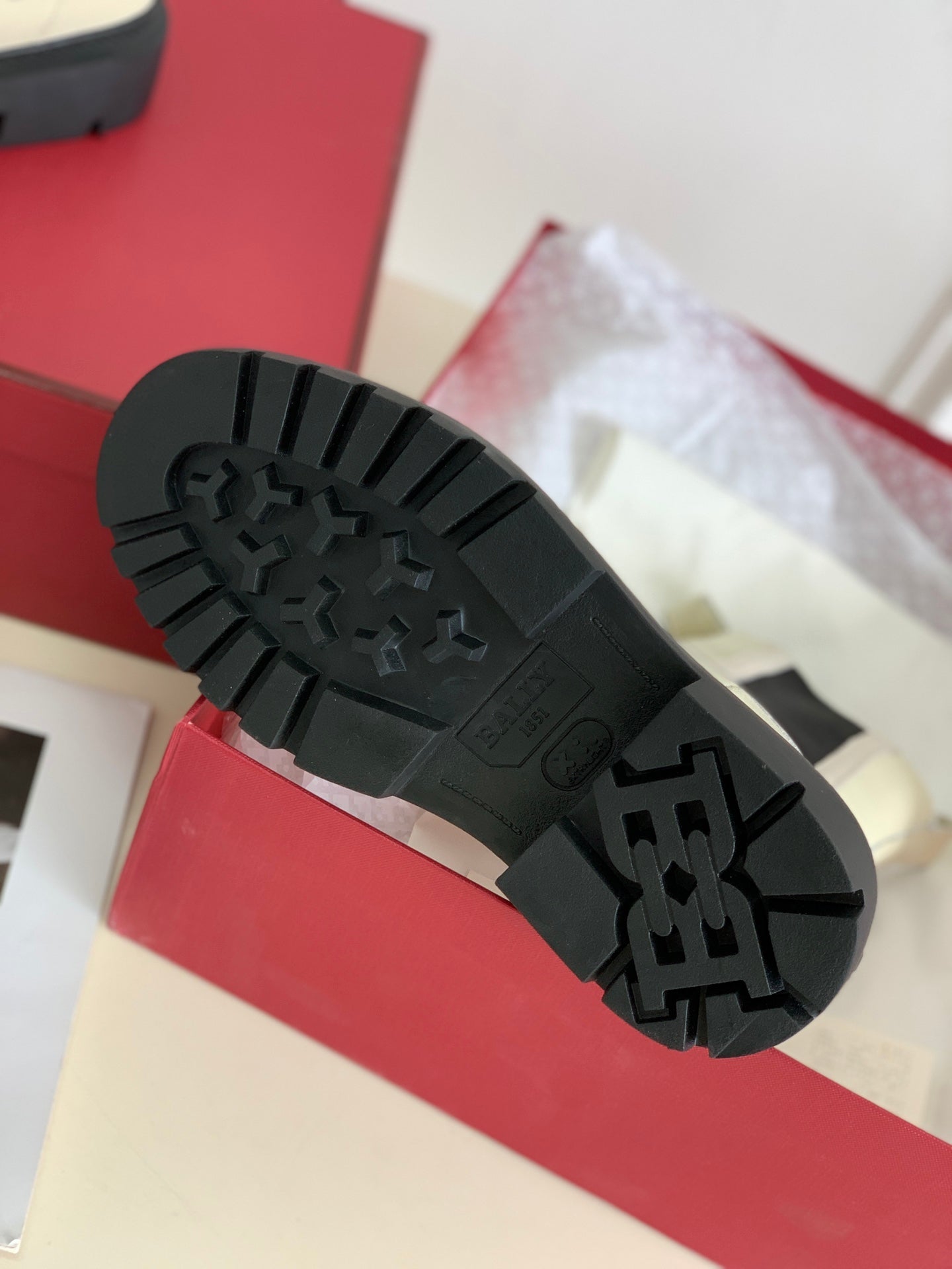 BALLY-厚底鬆緊帶切爾西短靴 白色